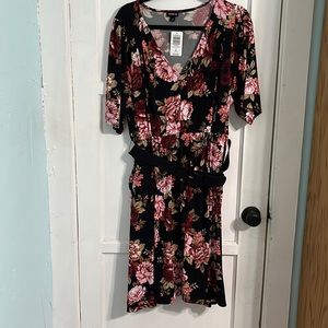 Black floral short sleeved belted dress